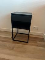 IKEA VIKHAMMER Nachtkastje, zwart, Huis en Inrichting, Slaapkamer | Nachtkastjes, Ophalen, Zo goed als nieuw, Minder dan 45 cm