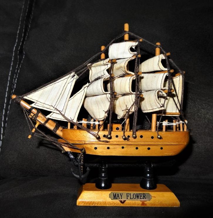 Schaalmodel Mayflower hout textiel 16x16x3 cm schadevrij, Verzamelen, Scheepvaart, Nieuw, Schaalmodel, Zeilboot, Ophalen of Verzenden