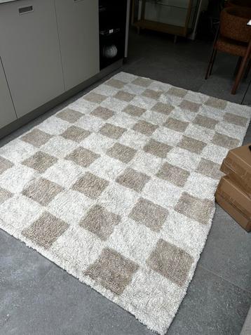 Zo goed als nieuw blokken kleed 165x240 beschikbaar voor biedingen