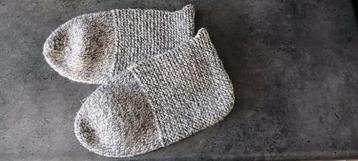 Handgebreide Sloffen Maat 40/41 beschikbaar voor biedingen