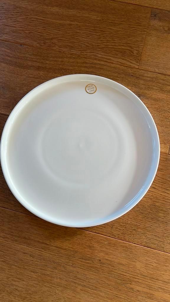 Plat bord / serveerschaal nieuw porselein- 26cm doorsnee, Huis en Inrichting, Keuken | Servies, Nieuw, Bord(en), Overige stijlen