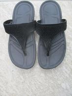 Teenslippers zwart maat 38 NIEUW slippers, Slippers, Zwart, Nieuw, Ophalen of Verzenden