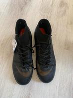 Voetbal schoenen nike voor kunstgras veld maat 40, Ophalen, Maat XS of kleiner, Schoenen, Zo goed als nieuw