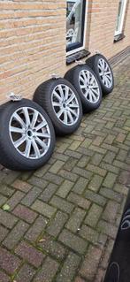 Lichtmetalen velgen 18 inch met goede winterbanden Vw Tiguan, Auto-onderdelen, Banden en Velgen, Ophalen, 18 inch, Velg(en), Winterbanden