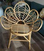 Mooie rotan stoel in bloemvorm, Ophalen, Zo goed als nieuw