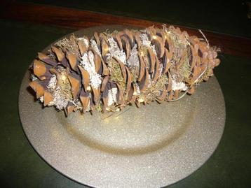 Kerst dennenappel met verlichting 27x10x10cm beschikbaar voor biedingen