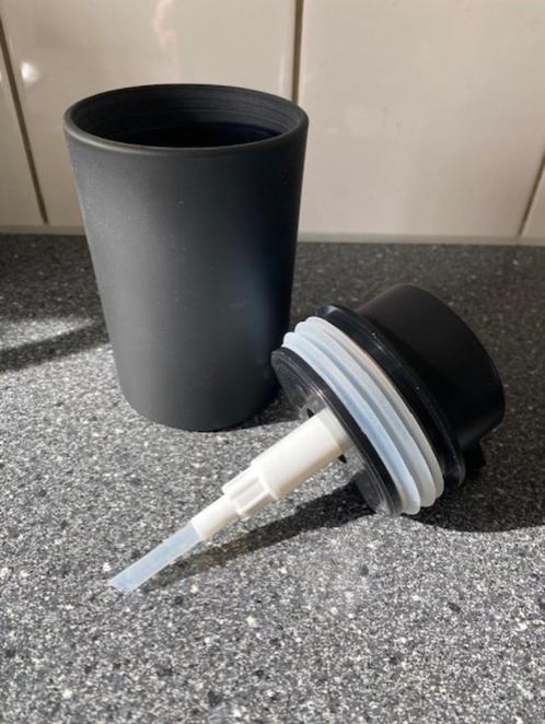 NIEUW: zeepdispenser zwart glas vrijstaand, Huis en Inrichting, Keuken | Keukenbenodigdheden, Nieuw, Ophalen of Verzenden