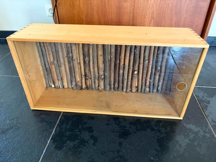 Vintage wandkastje met glazen schuifdeurtjes, Huis en Inrichting, Kasten | Overige, Zo goed als nieuw, Ophalen