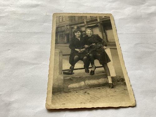 Oude Foto Groningen - Twee Vrouwen, Verzamelen, Foto's en Prenten, Gebruikt, Foto, Overige onderwerpen, Voor 1940, Ophalen of Verzenden