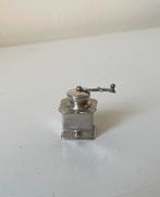 Handkoffiemolen Zilveren miniatuur., Ophalen of Verzenden, Zilver