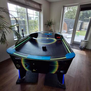 Airhockey Tafel WIK Ear Storm – Pro model, topstaat beschikbaar voor biedingen