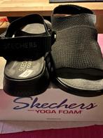 Skechers Yoga Foam Sandalen - Zwart, Skechers, Zwart, Zo goed als nieuw, Sandalen of Muiltjes