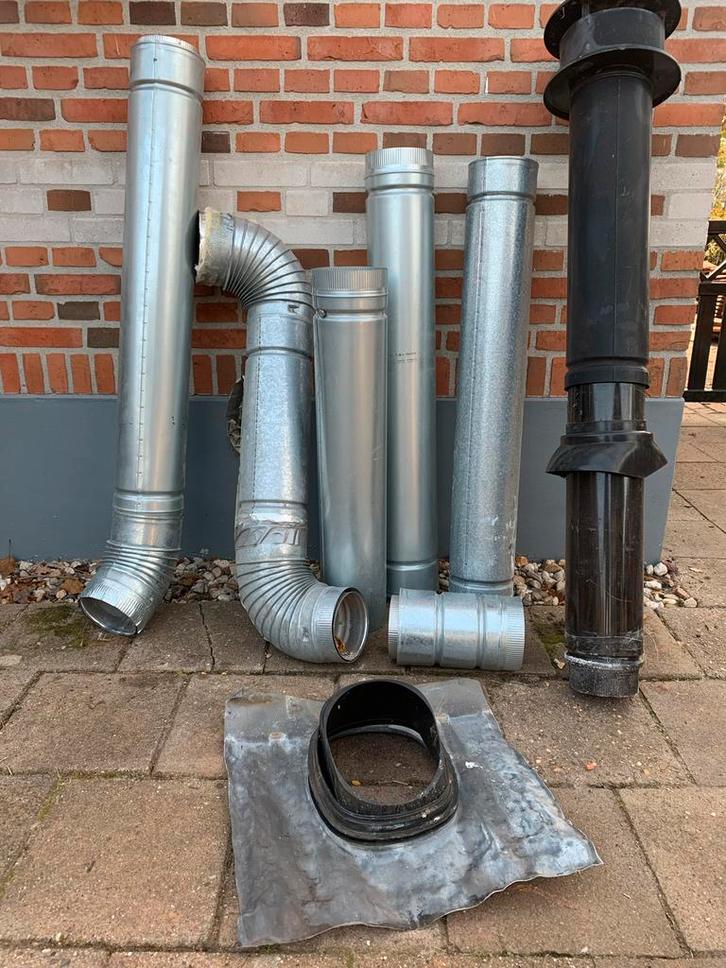 Rookgasafvoer pijpen - met bochten en dakdoorvoer, Doe-het-zelf en Verbouw, Buizen en Afvoer, Gebruikt, Afvoer, Aluminium, Minder dan 2 meter