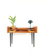 Vintage teak houten sidetable | hal kastje Deens design, Huis en Inrichting, Tafels | Sidetables, ., Ophalen of Verzenden, Zo goed als nieuw