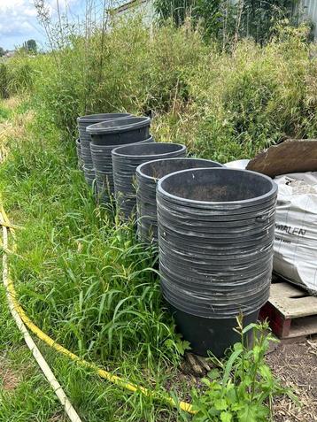 Bloempotten, (40L) voor tuin of terras beschikbaar voor biedingen