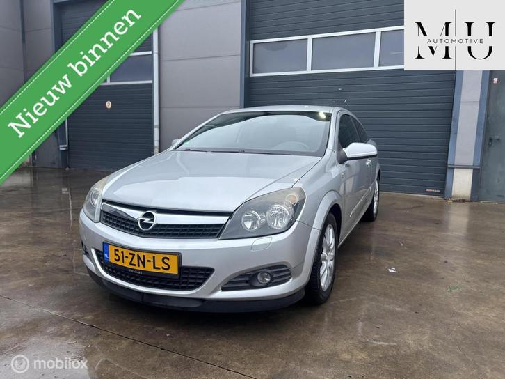 Opel Astra GTC 1.6 Temptation NIEUWE APK!, Auto's, Opel, Bedrijf, Te koop, Astra, Airbags, Airconditioning, Alarm, Boordcomputer
