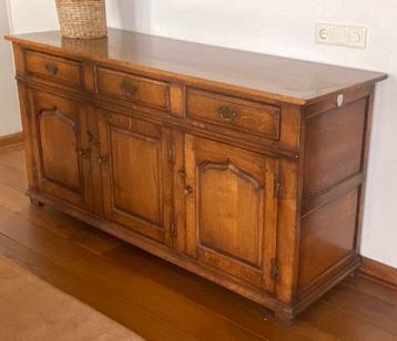 Dressoir beschikbaar voor biedingen