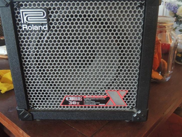Roland versterkers. Cube 30X  en Roland Micro Cube, Audio, Tv en Foto, Luidsprekers, Zo goed als nieuw, Front, Rear of Stereo speakers