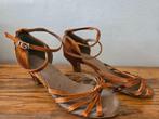 Nieuwe cognac kleurige satijnen stijldans schoenen mt. 40, Ophalen of Verzenden, Nieuw, Schoenen