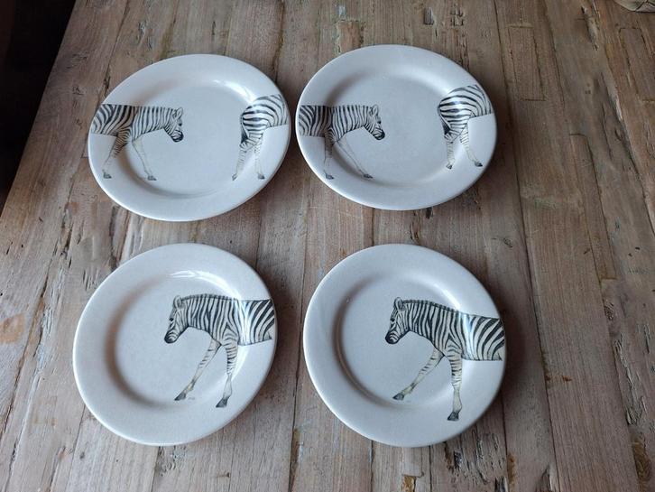 2 dinerborden en 2 ontbijtborden "Zeebra" van Jet ter Steege, Huis en Inrichting, Keuken | Servies, Gebruikt, Bord(en), Overige stijlen