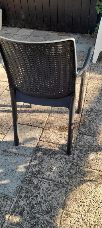 Tuinstoelen beschikbaar voor biedingen