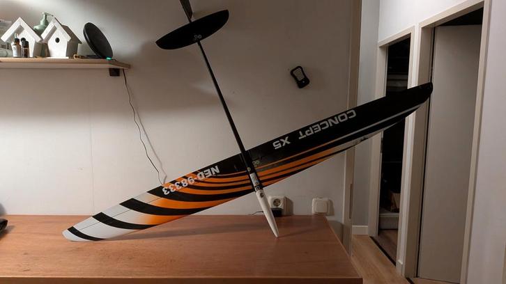 Concept CX-5 CW40 DLG, Hobby en Vrije tijd, Modelbouw | Radiografisch | Vliegtuigen, Ophalen of Verzenden