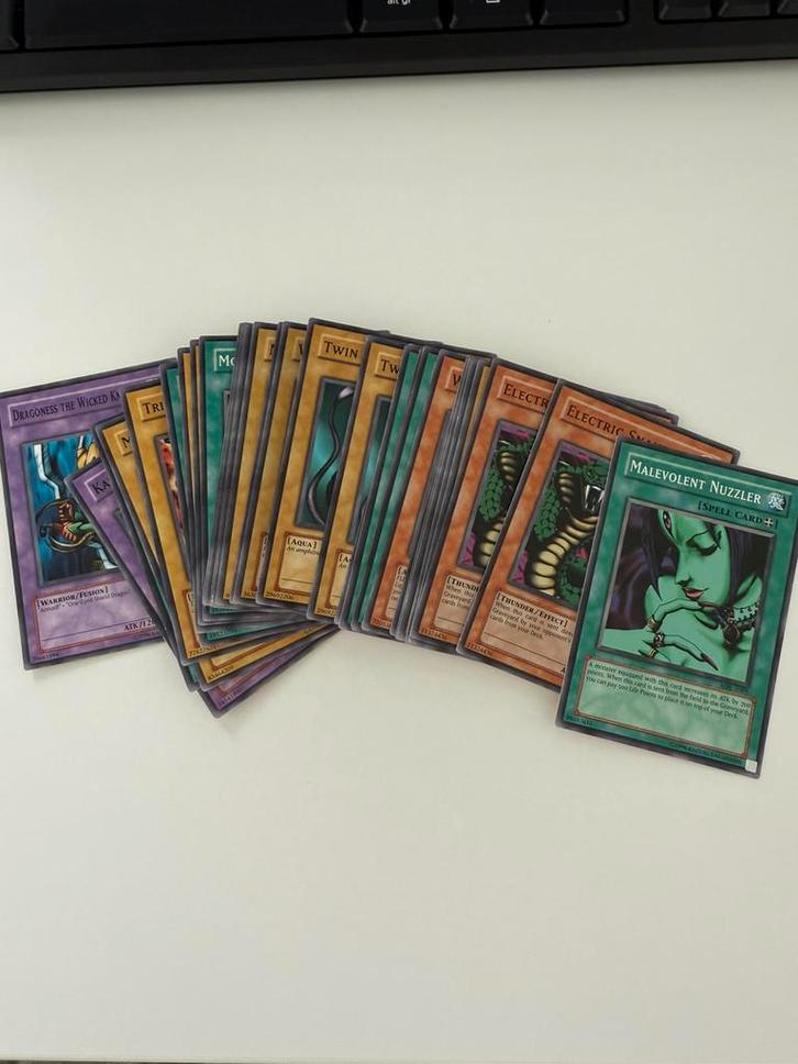 Yugio kaarten, Hobby en Vrije tijd, Verzamelkaartspellen | Yu-gi-Oh!, Zo goed als nieuw, Ophalen of Verzenden