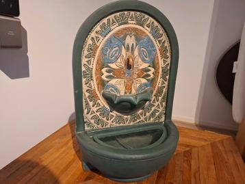 Groen decoratief water fontein-/ornament als nieuw beschikbaar voor biedingen