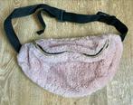 TE KOOP: roze fluffy heuptasje van de Hema ZGAN, Sieraden, Tassen en Uiterlijk, Ophalen of Verzenden, Zo goed als nieuw, Roze