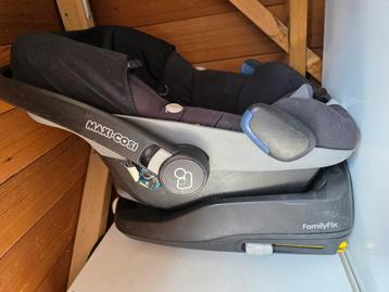 Maxi Cosi met family fix, isofix  beschikbaar voor biedingen