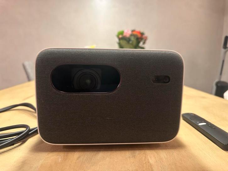 Projector in goede staat, Audio, Tv en Foto, Beamers, Zo goed als nieuw, LED, Full HD (1080), Ophalen