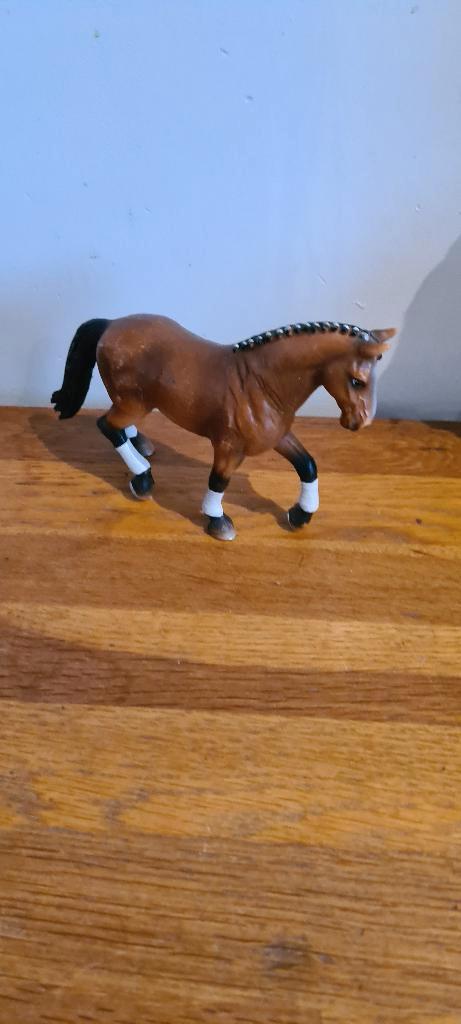 Schleich paard 4 bruin, Verzamelen, Dierenverzamelingen, Zo goed als nieuw, Beeldje of Figuurtje, Paard, Ophalen of Verzenden
