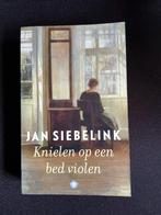 Knielen op een bed violen - Jan Siebelink, Ophalen of Verzenden, Zo goed als nieuw