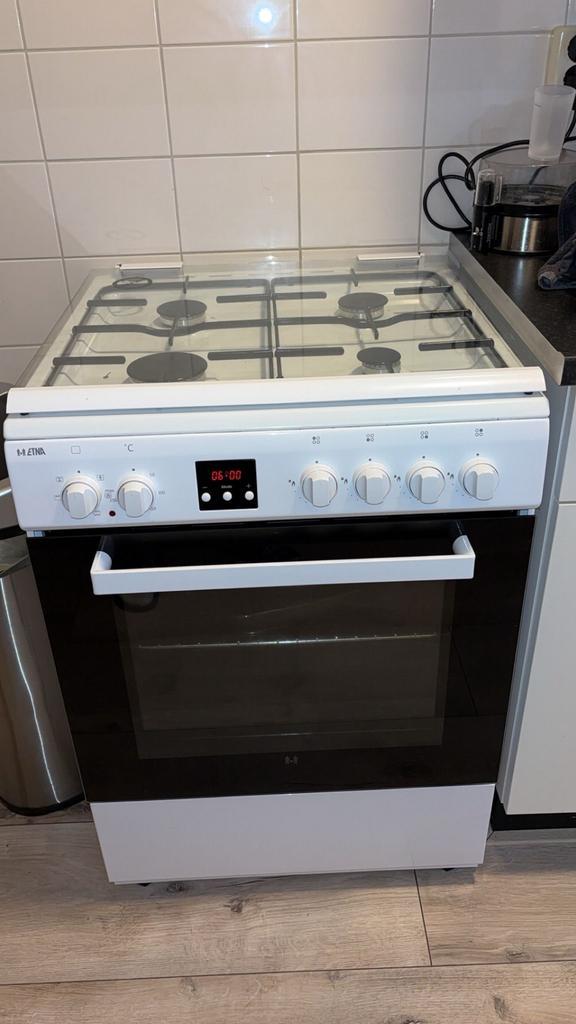 Etna Fornuis - Gas - 1 jaar oud, zo goed als nieuw!, Witgoed en Apparatuur, Fornuizen, Zo goed als nieuw, Vrijstaand, Gas, 4 kookzones