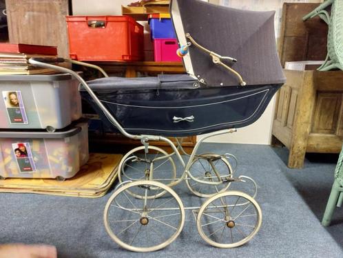 Prachtig model poppenwagen uit de jaren 80, Kinderen en Baby's, Speelgoed | Poppen, Gebruikt, Babypop, Ophalen