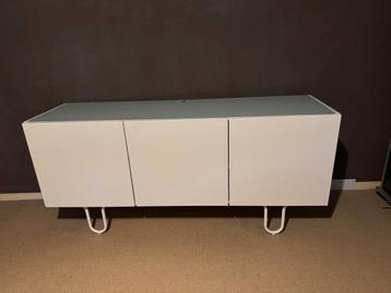 TV tafel van IKEA te koop