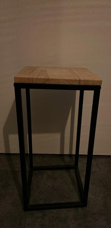 Plantenzuil bijzettafel 62cm hoog 30x30 breed beschikbaar voor biedingen