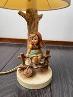 Hummel lamp met meisje op hek, Verzamelen, Beelden en Beeldjes, Ophalen of Verzenden, Zo goed als nieuw, Hummel