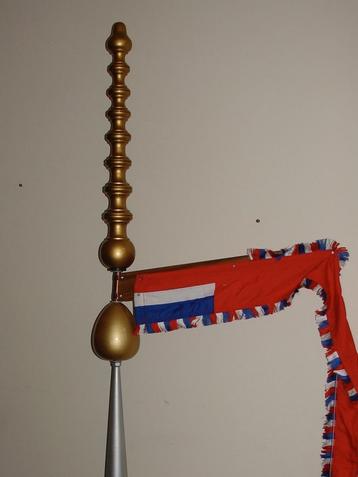 Scheerhoutje, vleugelhekje op platbodemmast beschikbaar voor biedingen