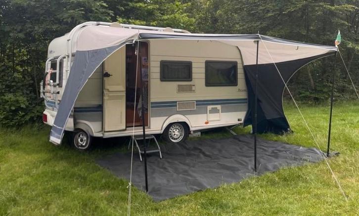 Hobby de Luxe caravan met luifel, mover en zonnepaneel, Caravans en Kamperen, Caravans, Particulier, tot en met 4, 1000 - 1250 kg