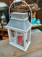 Grote brocante witte lantaarn, windlicht. Hout & zink, Huis en Inrichting, Woonaccessoires | Kandelaars en Kaarsen, Ophalen of Verzenden