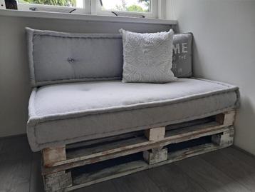 Pelletbankje (super schattig) beschikbaar voor biedingen