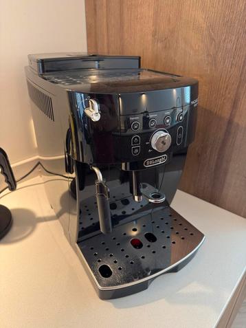 Volautomaat De'Longhi Magnifica S Smart ECAM 230.13.B beschikbaar voor biedingen