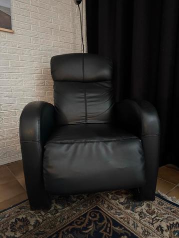 Zwarte massage stoel - Relaxfauteuil beschikbaar voor biedingen