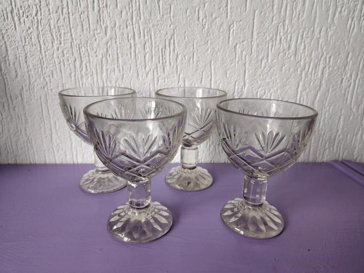 Set van 4 robuste wijnglazen, Verzamelen, Glas en Borrelglaasjes, Zo goed als nieuw, Overige typen, Ophalen