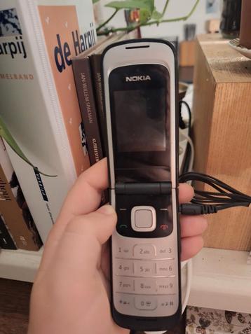 Nokia 2720 Klaptelefoon beschikbaar voor biedingen