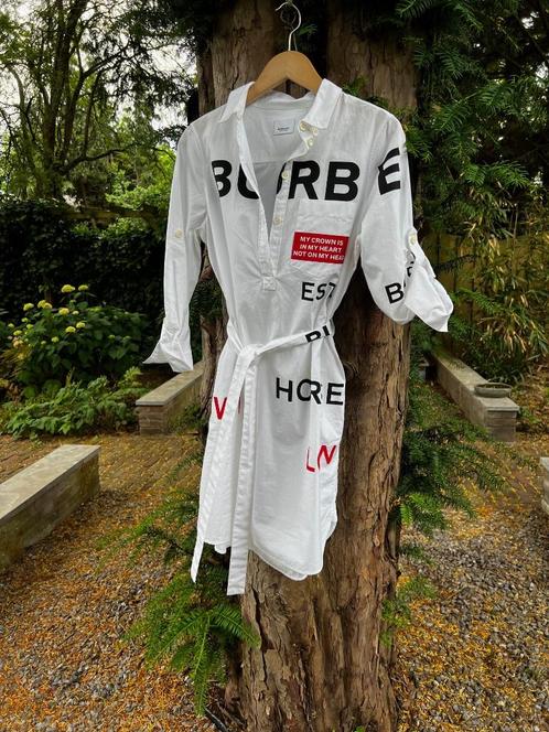 BURBERRY LOGO shirt dress wit mt 34/36 SALE -TIEN concepts, Kleding | Dames, Jurken, Zo goed als nieuw, Maat 34 (XS) of kleiner
