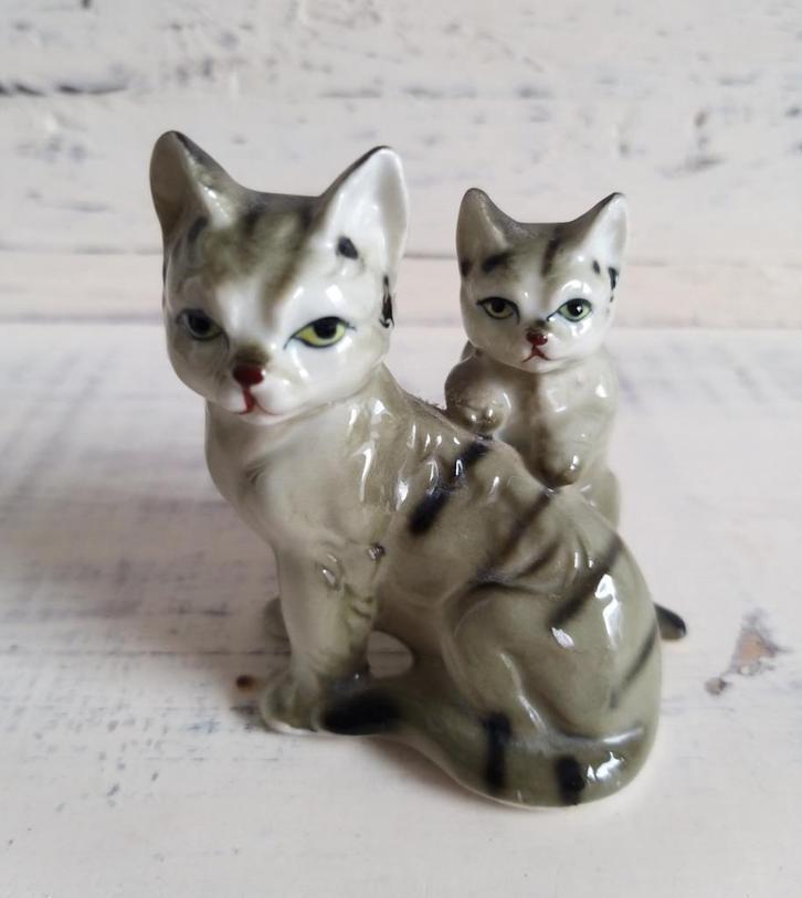 Vintage cyperse kat poes met kitten beeldje, Verzamelen, Beelden en Beeldjes, Gebruikt, Dier, Ophalen of Verzenden
