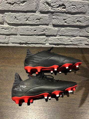 Voetbalschoenen kipsta 41 beschikbaar voor biedingen