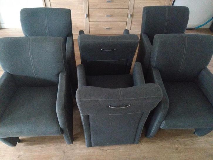 Set van 6 grijze stoffen eetkamerstoelen op wieltjes, Huis en Inrichting, Stoelen, Gebruikt, Vijf, Zes of meer stoelen, Stof, Overige kleuren